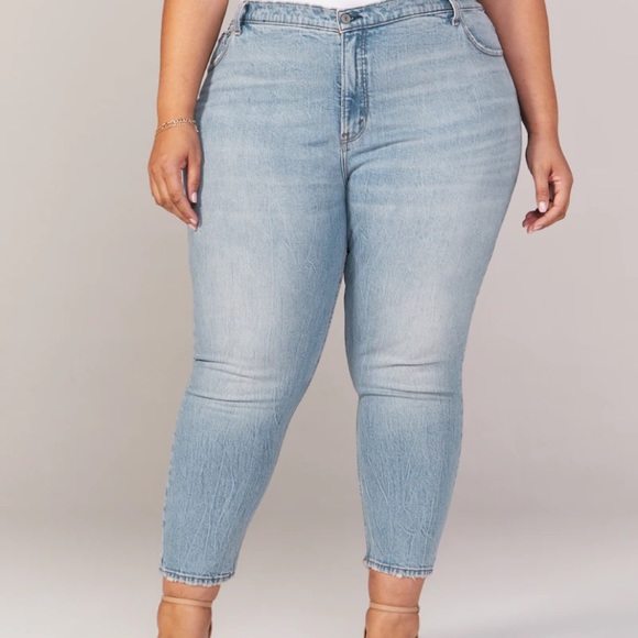 Abercrombie High Rise Skinny Jeans. Light wash. - Picture 2 of 4